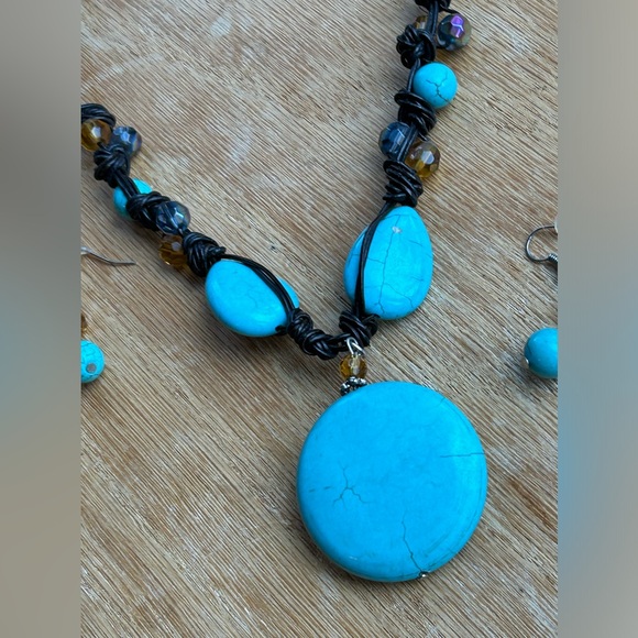 Turquoise Necklace Handmade Also W/Crystal & Howlite Beads On Twisted Cording - Picture 6 of 12